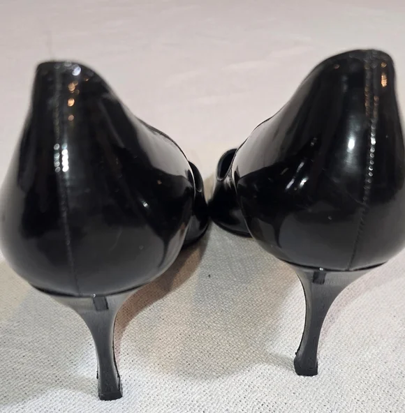 MANOLO BLAHNIK Black Patent Leather BB Pumps 39.5